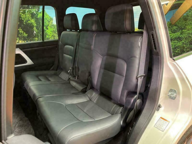 LAND CRUISER