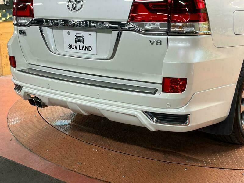 LAND CRUISER