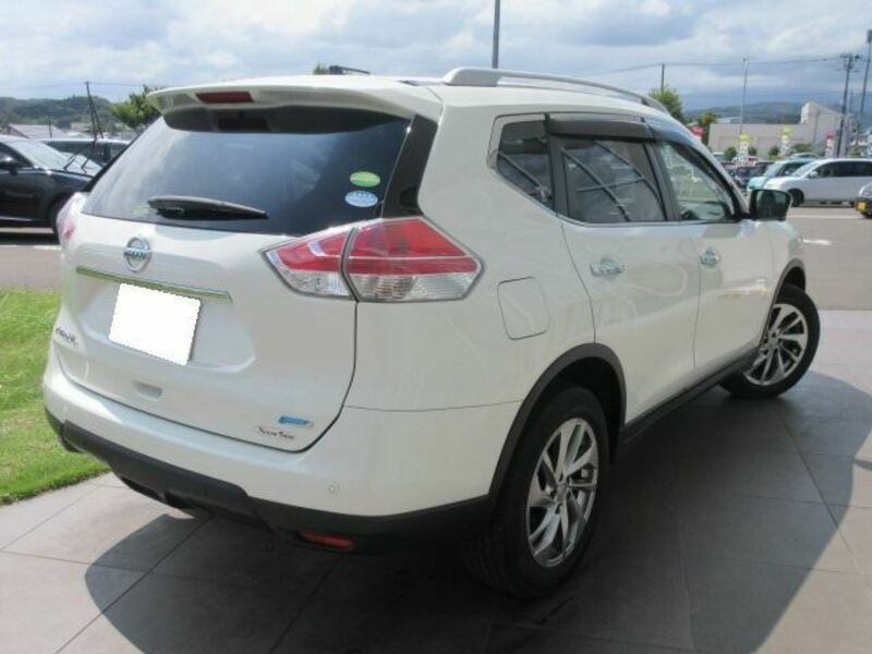 X-TRAIL-1