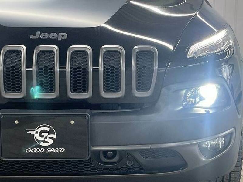 JEEP CHEROKEE-19