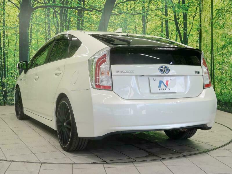 PRIUS-16