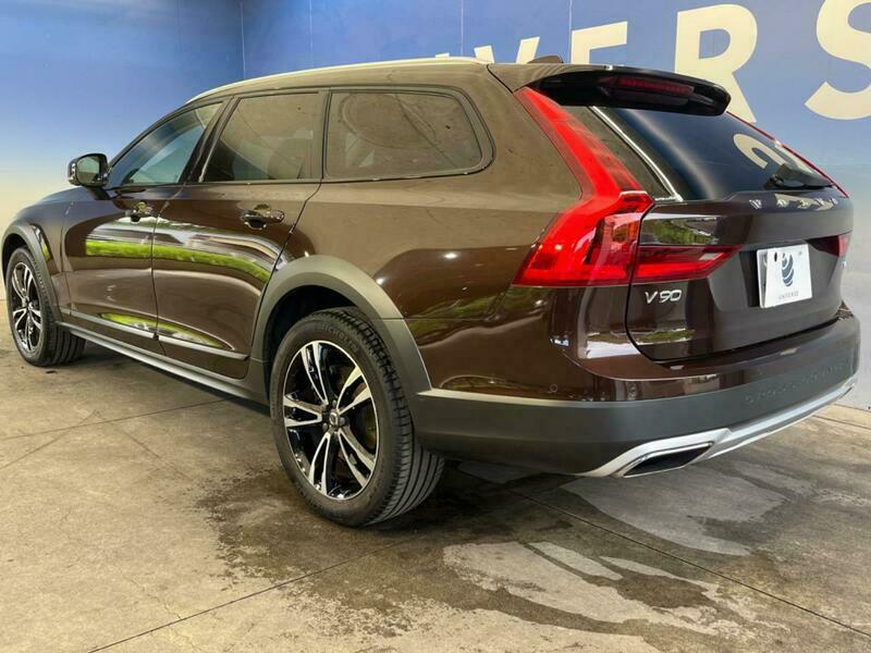 V90