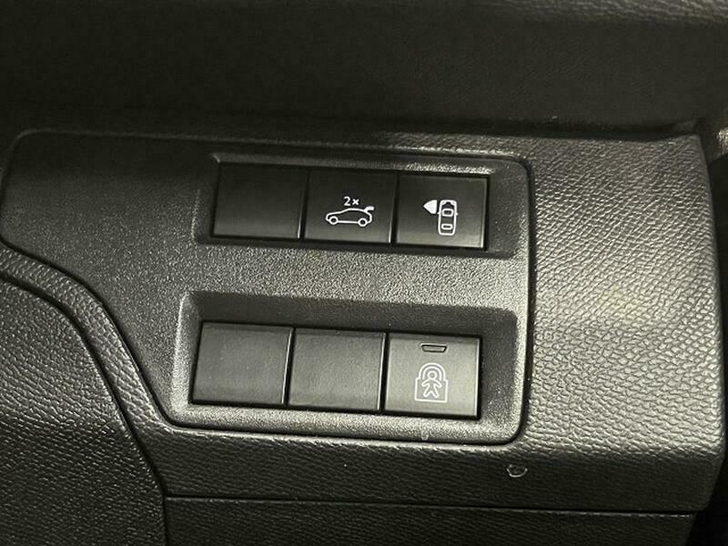 3008