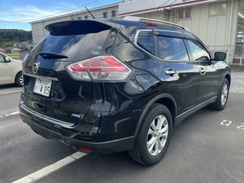 X-TRAIL-1