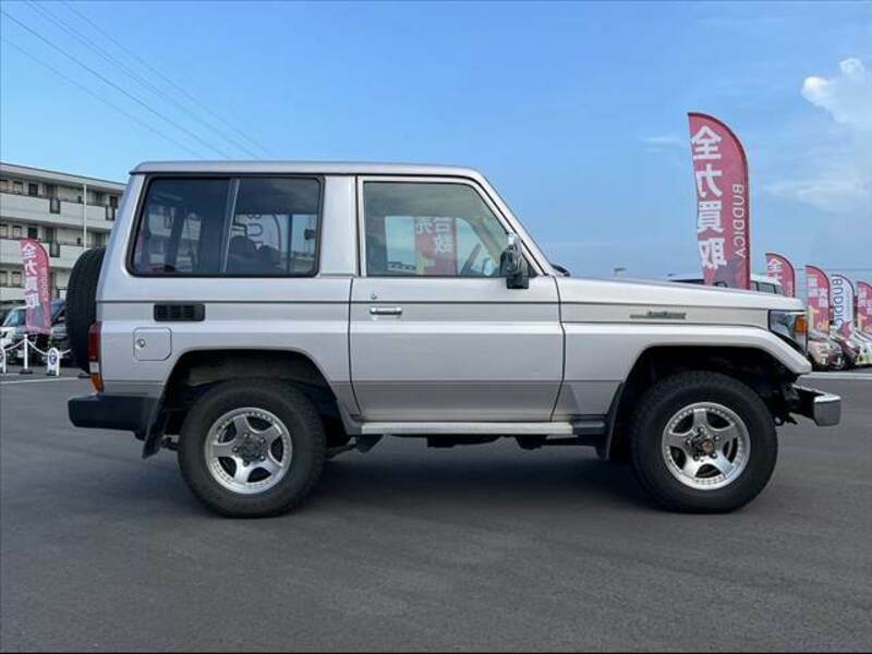 LAND CRUISER