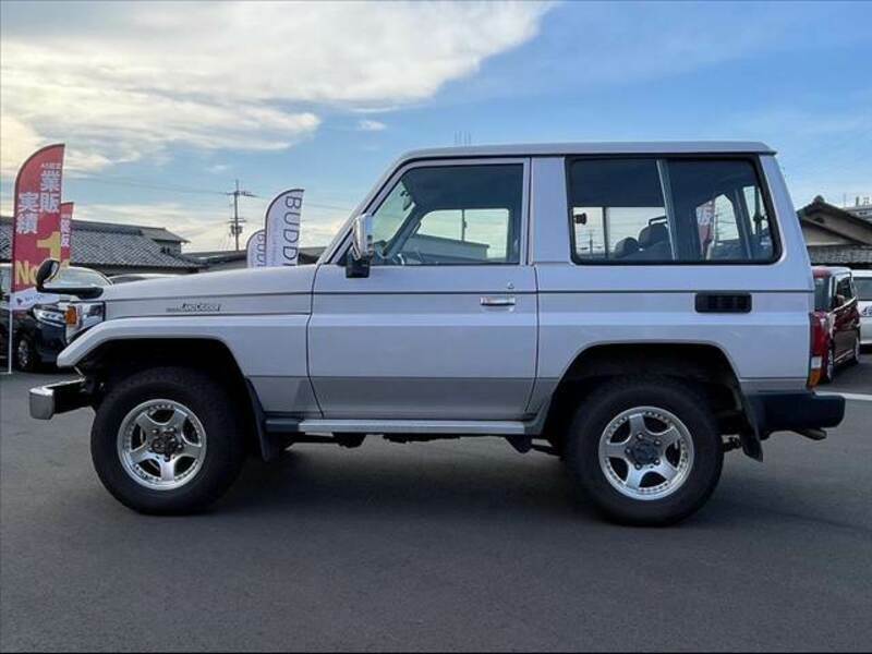 LAND CRUISER