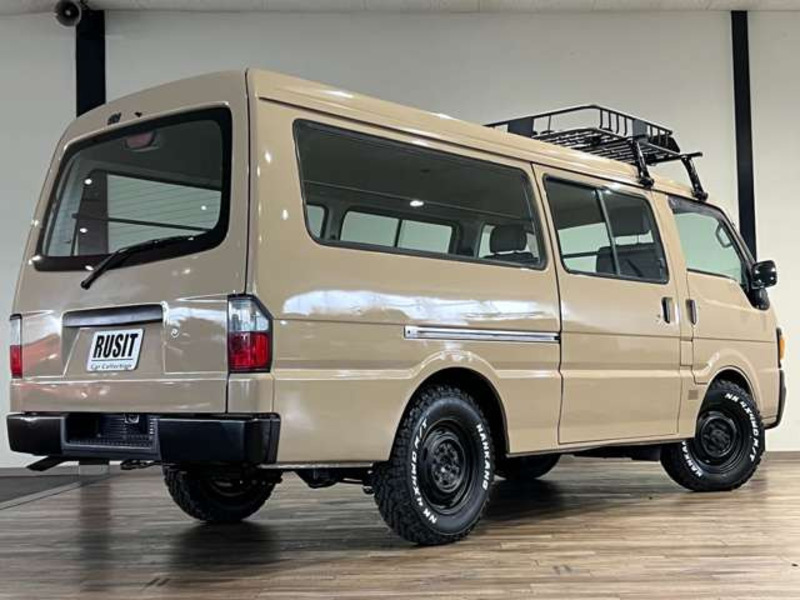 BONGO BRAWNY VAN-10