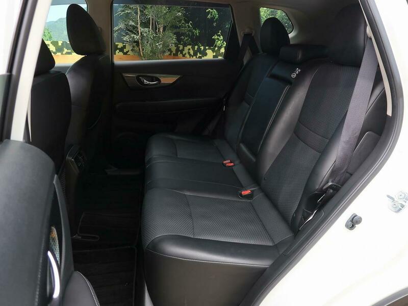 X-TRAIL-59