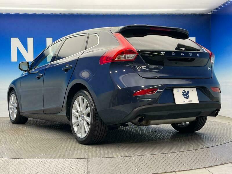 V40