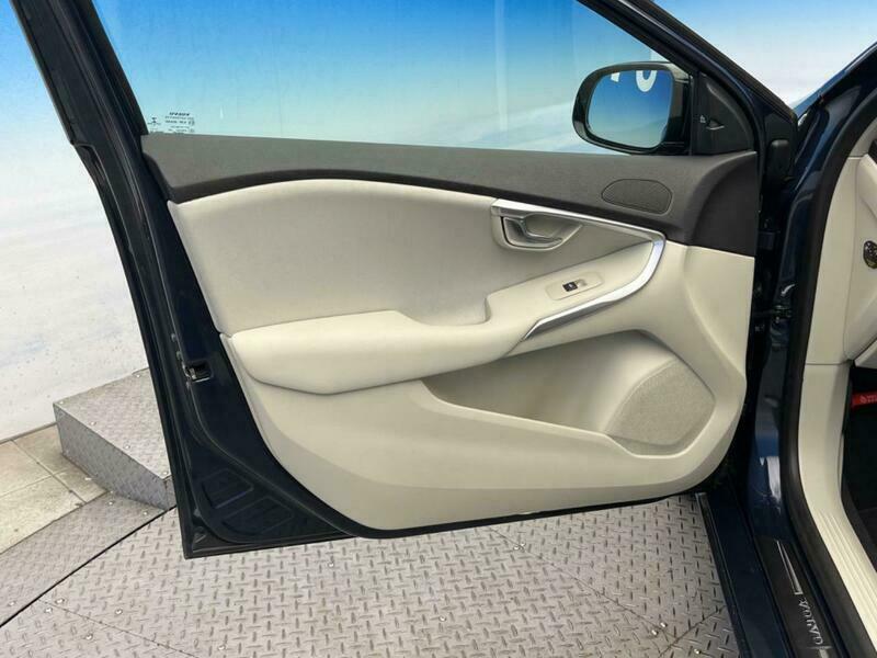 V40