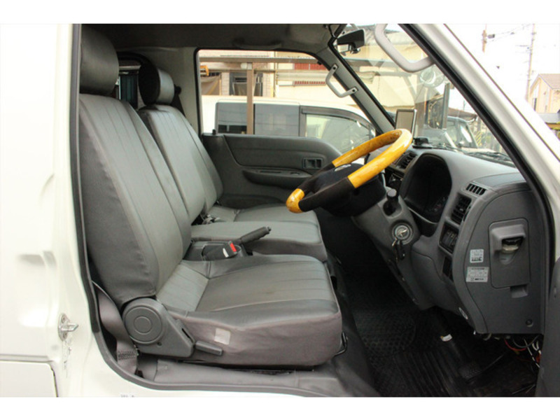 BONGO VAN-11
