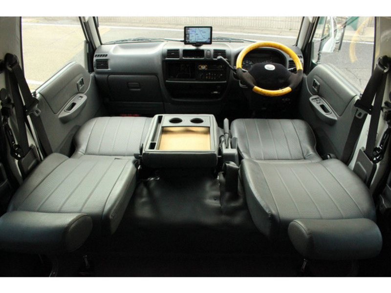 BONGO VAN-2