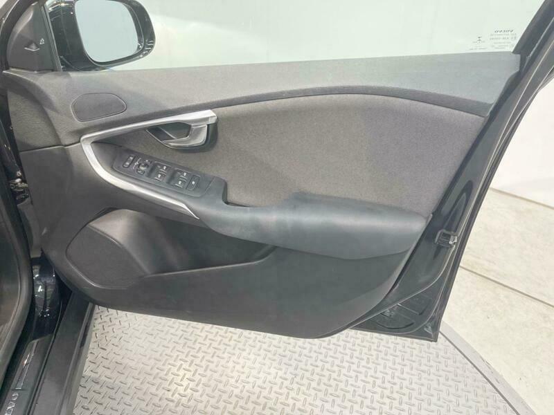 V40