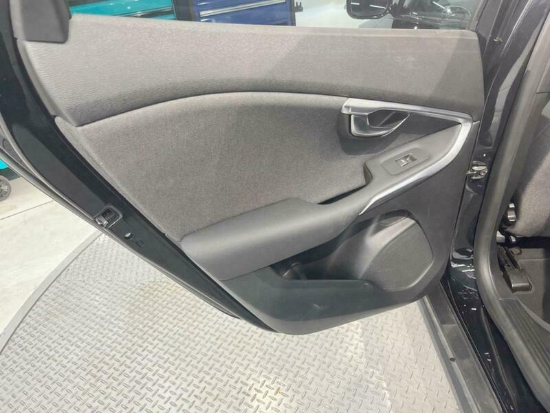 V40