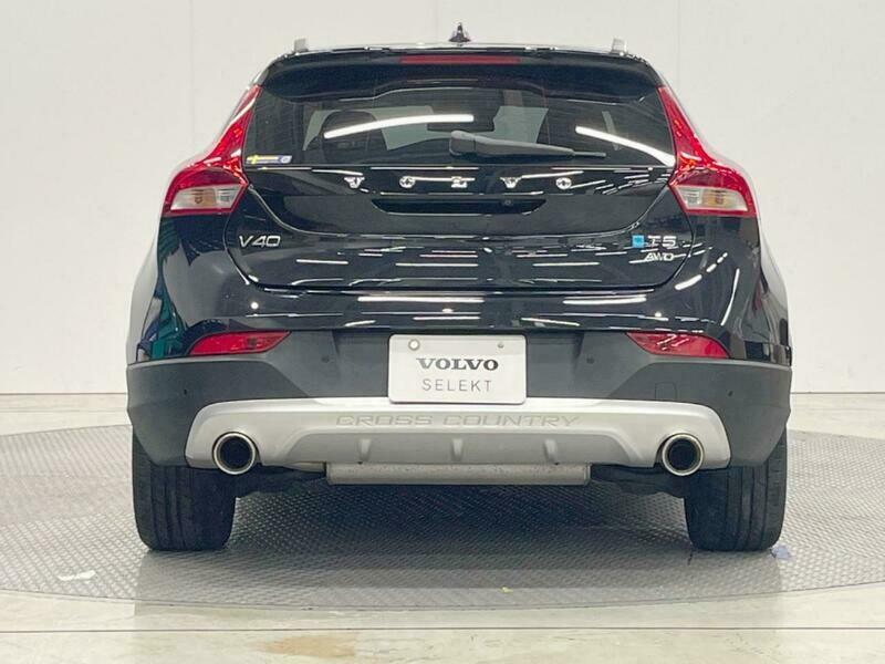 V40