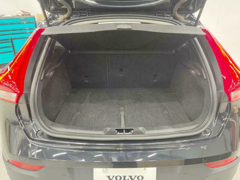 V40