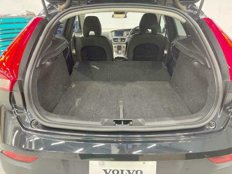 V40
