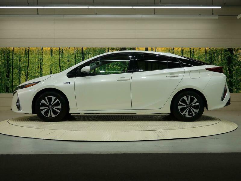 PRIUS PHV-11