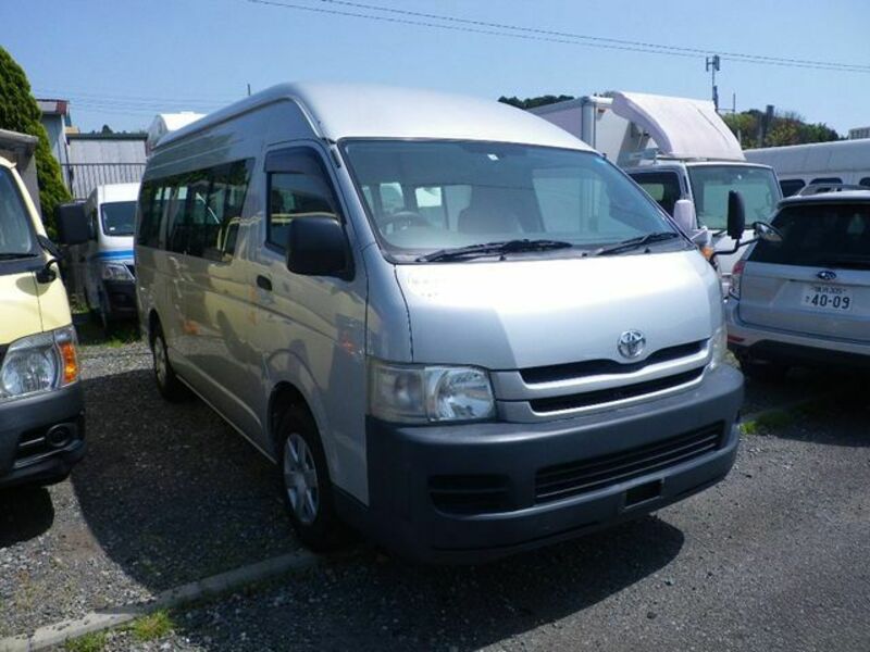 HIACE COMMUTER-0