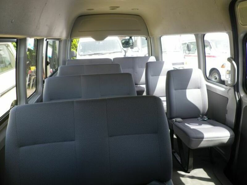 HIACE COMMUTER
