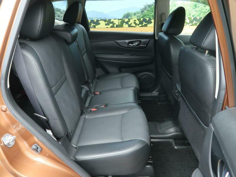 X-TRAIL