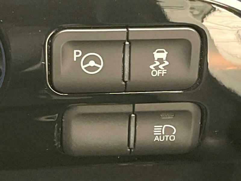 PRIUS PHV
