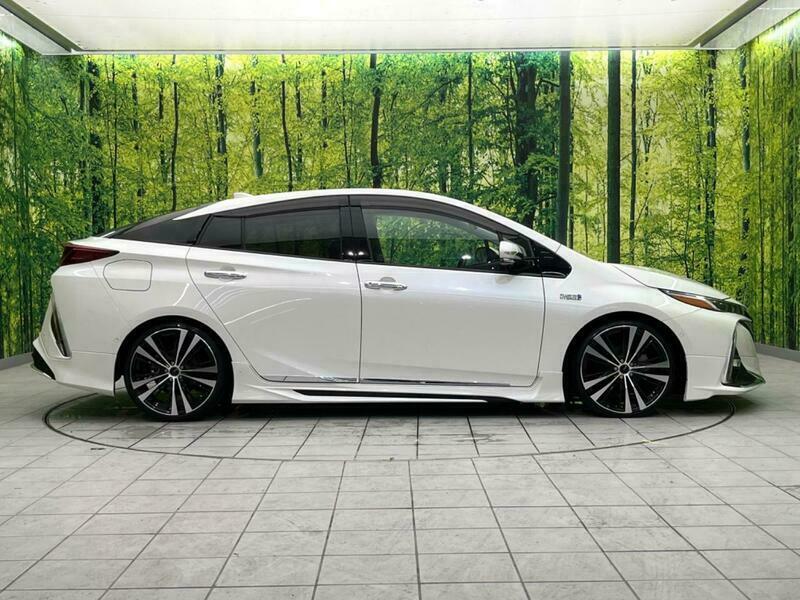 PRIUS PHV