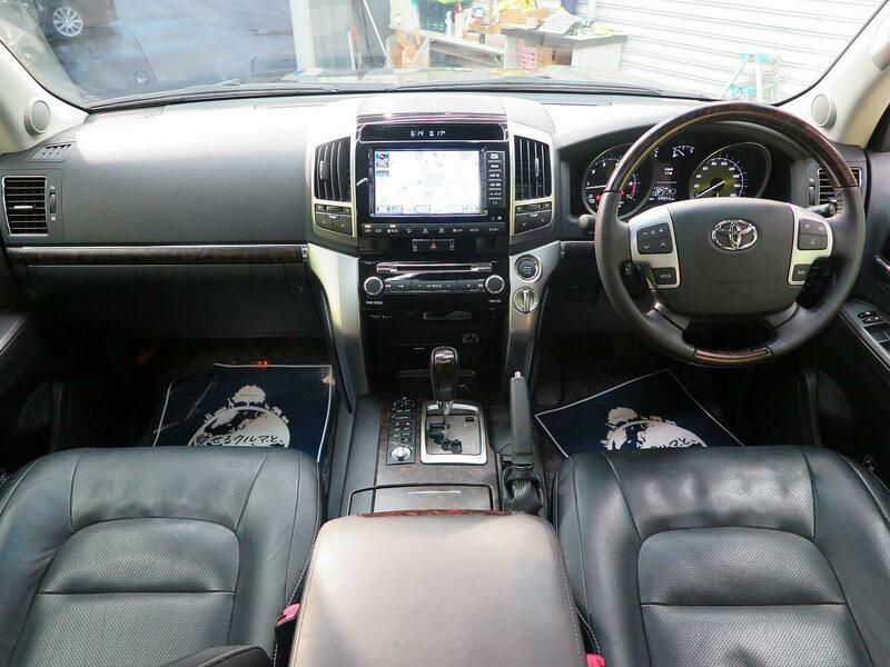 LAND CRUISER