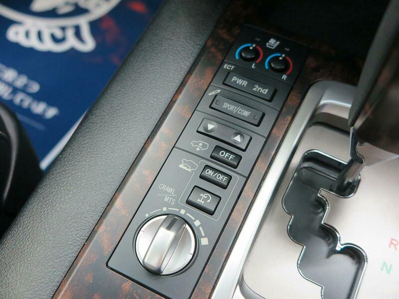 LAND CRUISER
