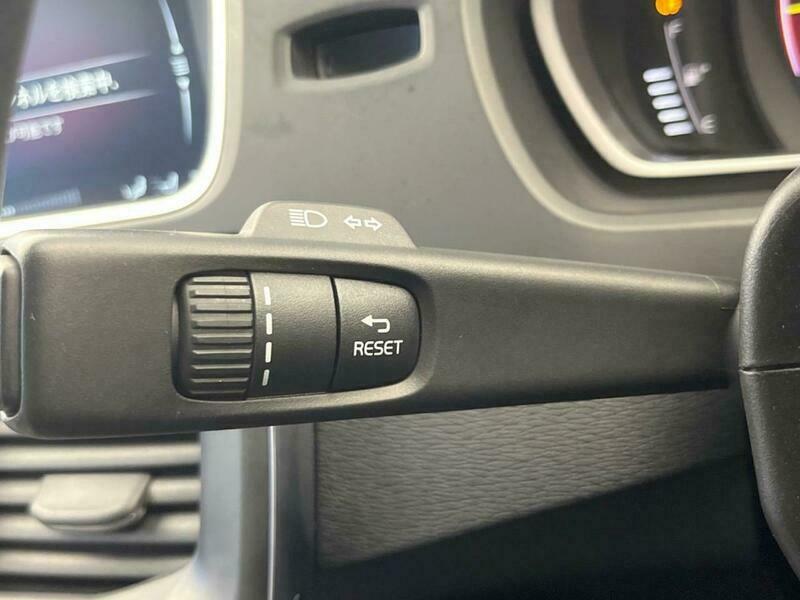V40