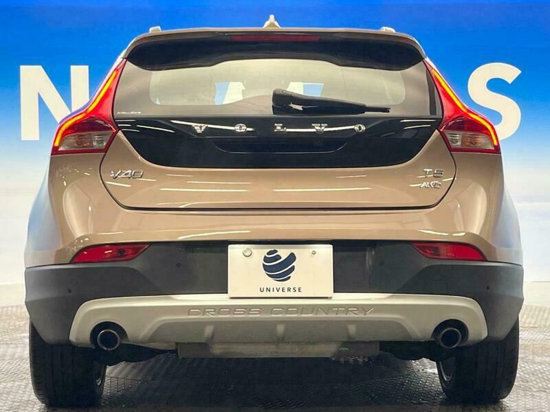 V40