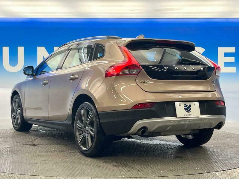V40