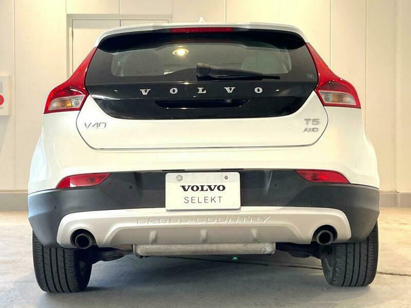 V40