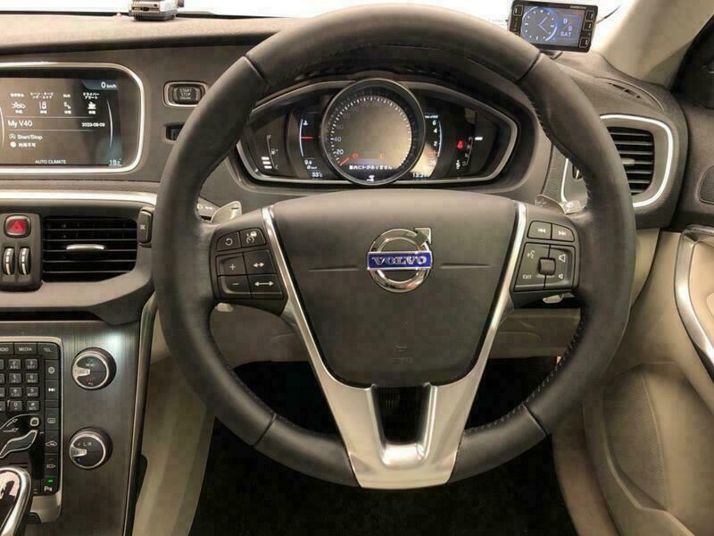 V40