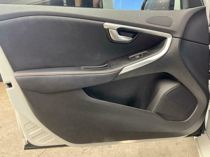 V40