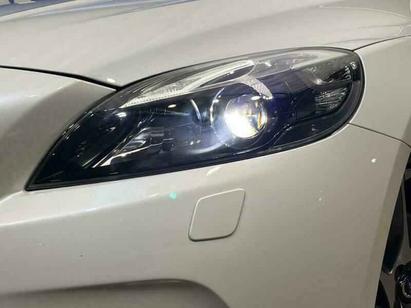 V40