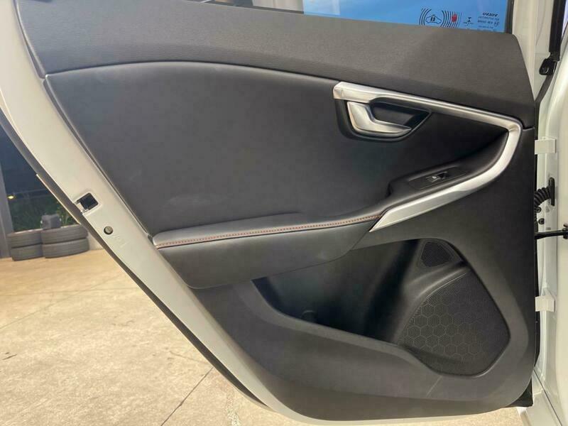 V40