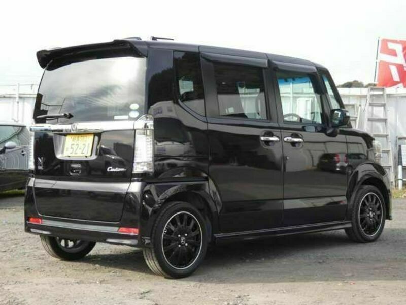 N BOX CUSTOM
