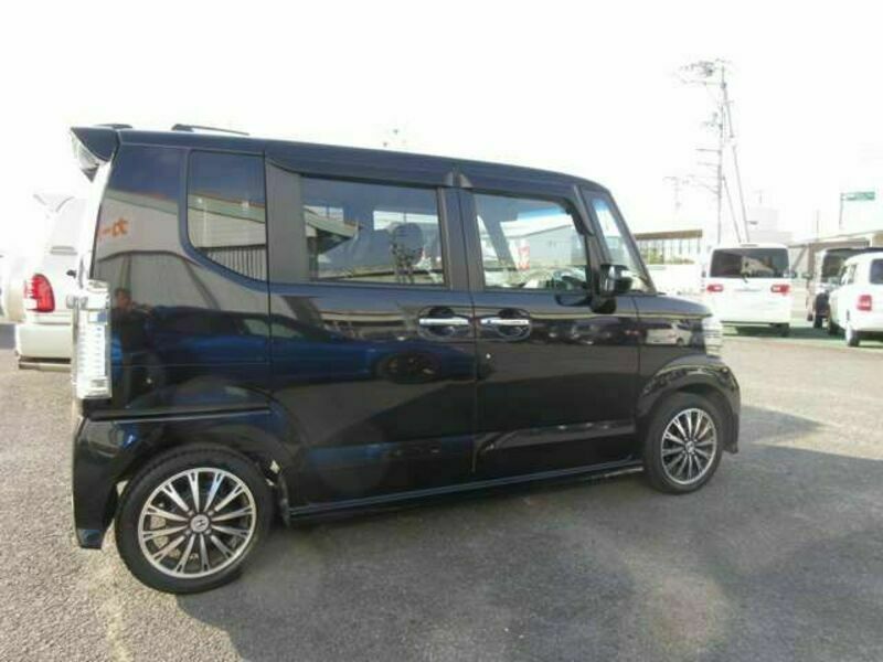 N BOX CUSTOM