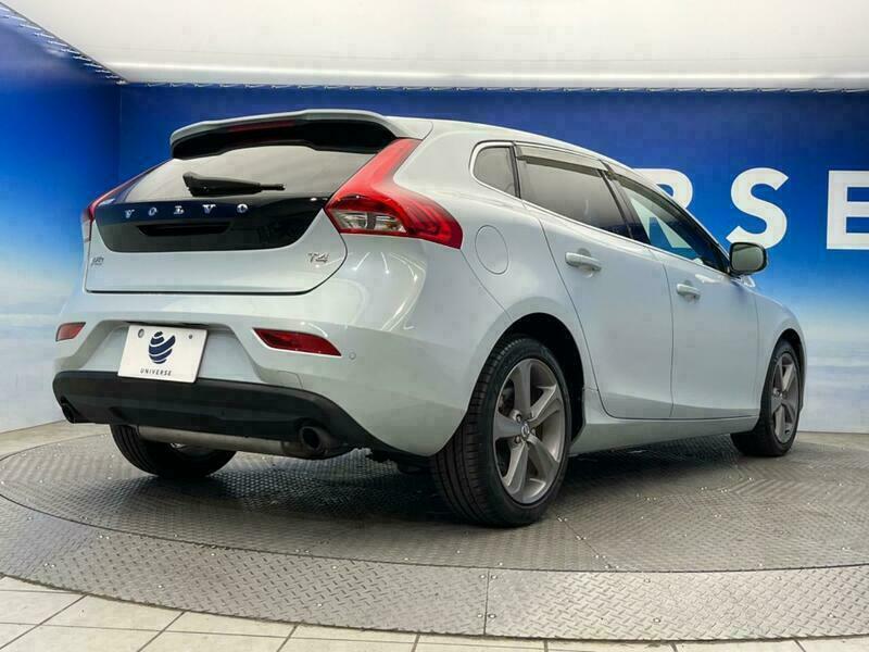 V40