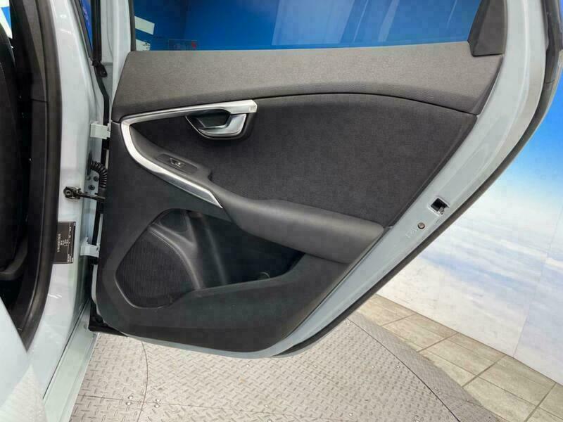 V40