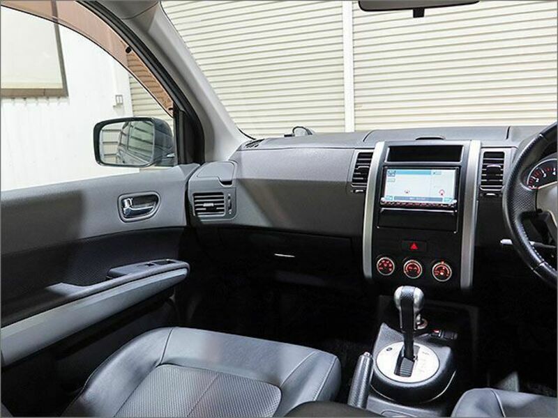 X-TRAIL