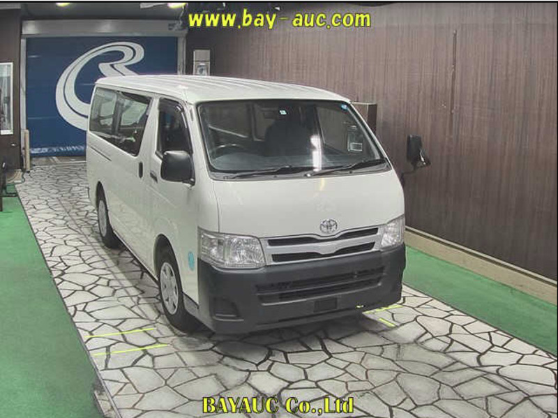 HIACE VAN