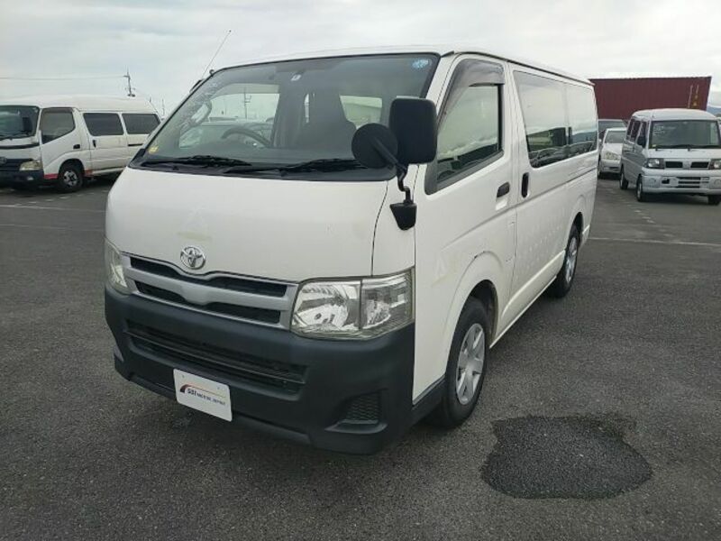 TOYOTA　HIACE VAN