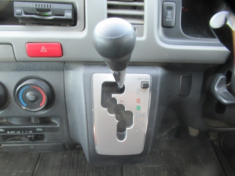 HIACE VAN
