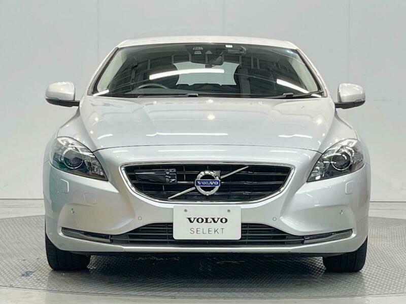 V40