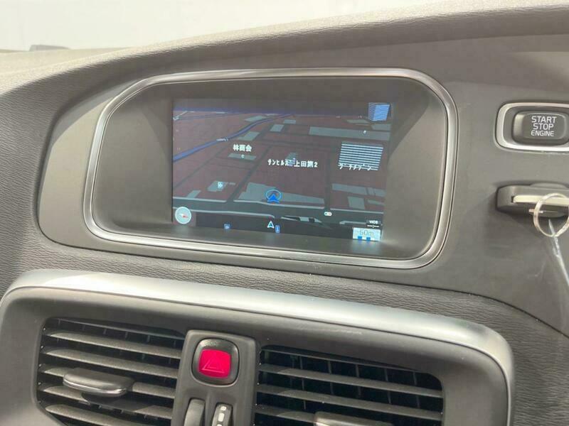 V40
