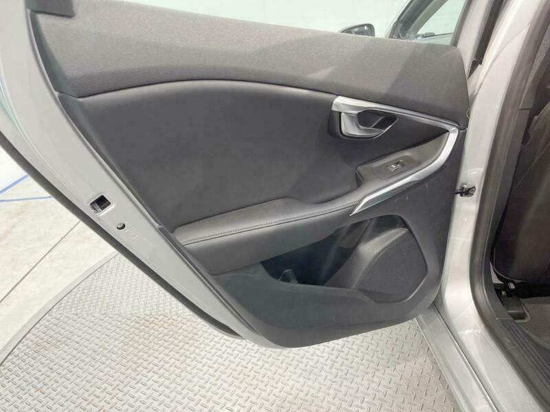 V40