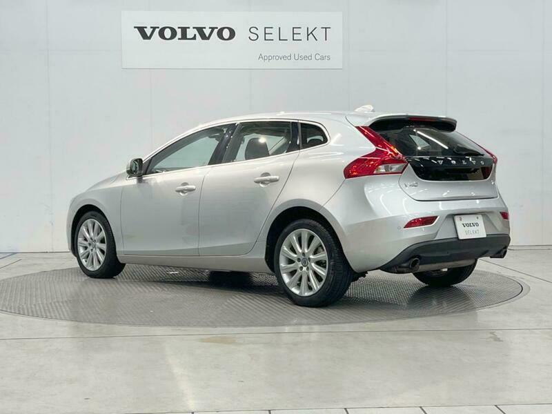 V40