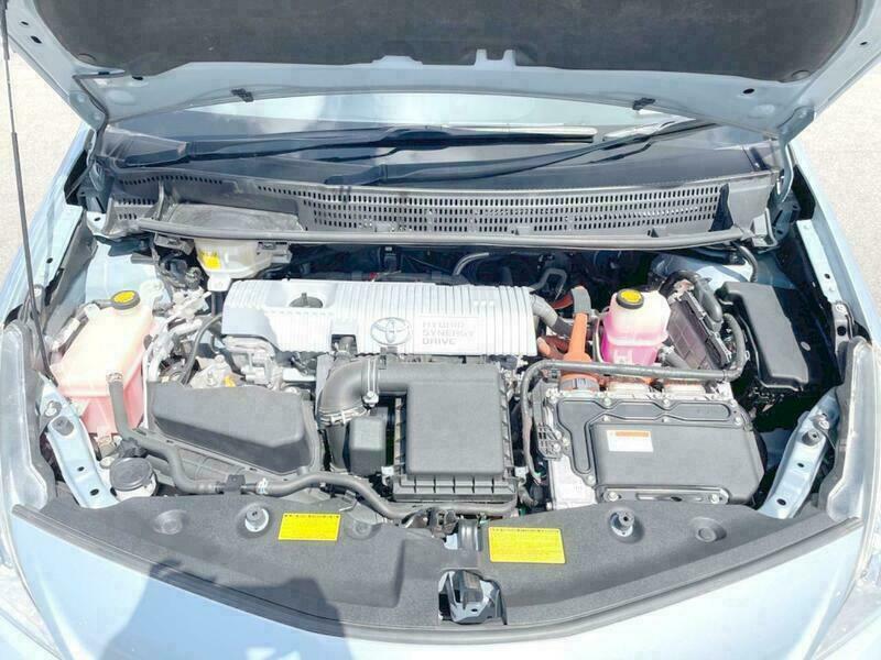 PRIUS ALPHA